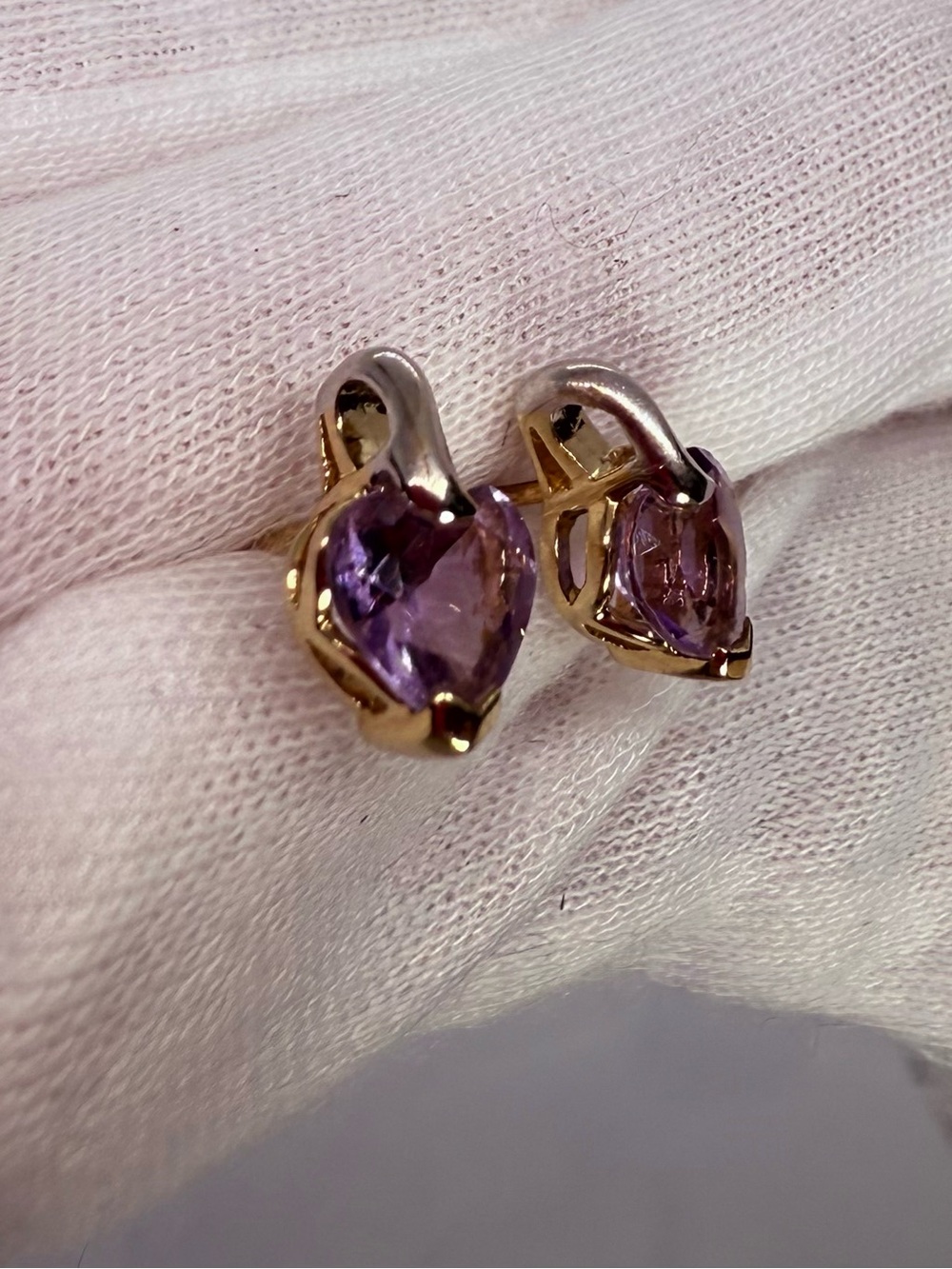 10k Yellow & White Gold Heart-Shaped Purple Amethyst Stud Earrings! - Picture 4 of 12